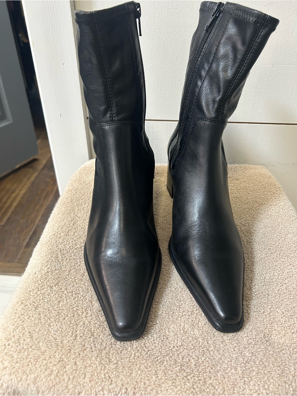 VAGABOND GISELLE ANKLE BOOTS. New?? Black size 6.